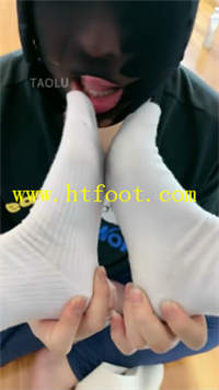 qxncilm41i0.jpg