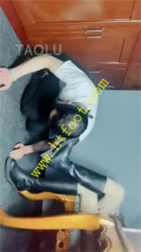 03mahow5jpr.jpg