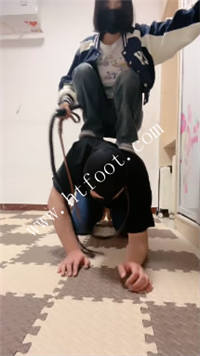 rwugcut2qid.jpg