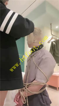 xill032tak3.jpg