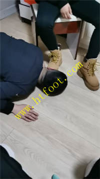 r0qngghusez.jpg