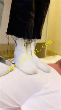 lm35rfyjni5.jpg