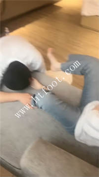 qomnnsj4fil.jpg