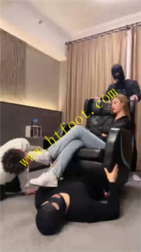 crqrkyw22ey.jpg