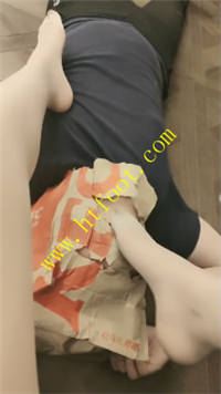 b1ycsu1aams.jpg