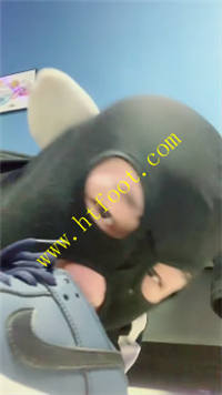 r3tzgroj503.jpg