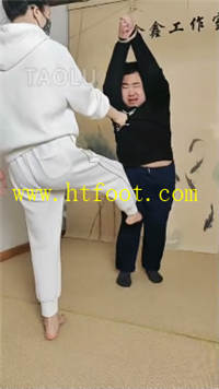 24ihbbt1cmf.jpg