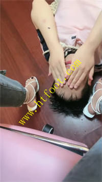wmyvq25leu1.jpg