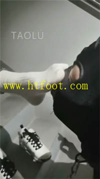 utn0qxcf2xt.jpg
