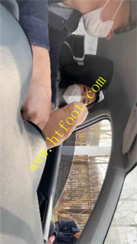 b1440nxuv02.jpg