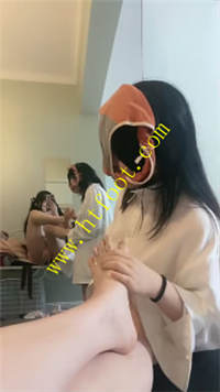 yriciav05qx.jpg