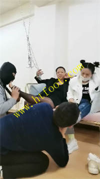 03jpcuigpgq.jpg