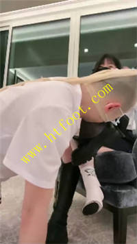 eywhlbq22f0.jpg