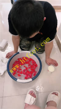 kqq22uocwpr.jpg