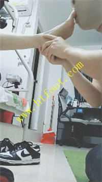 uynxklogr44.jpg
