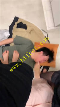 ylv53qrb2aq.jpg
