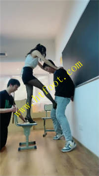 23v3auj1pf1.jpg
