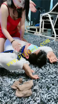srcqcmf4iaf.jpg