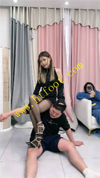 sxzwx14ciec.jpg