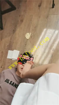 c24zco3b25u.jpg