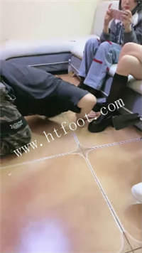 11nz4sqeaqt.jpg