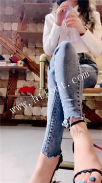 yqa01jr0igg.jpg