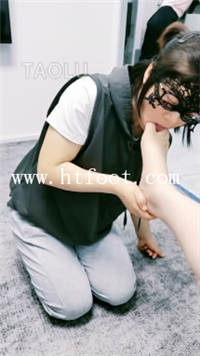 ajx0vea3r32.jpg
