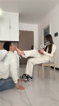 3m55wkaabfw.jpg