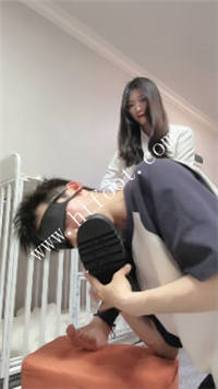5jpnihuxstg.jpg