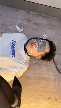 nr4cjmuxk05.jpg