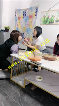 3y35u4uxnd1.jpg