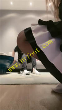 apbl12g4zna.jpg