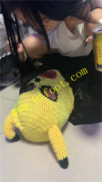 lfrhypz4auh.jpg