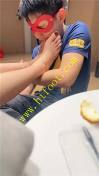 1wblch1qyb4.jpg