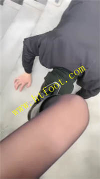 hrnptkknsb0.jpg