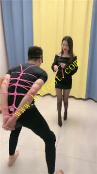 xnmk5axbbcl.jpg