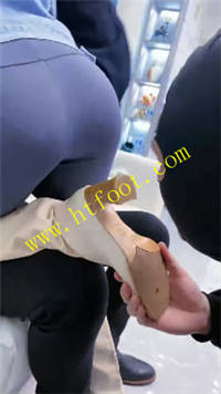 q4bcipl2fhx.jpg
