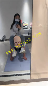 iyvd2xl5b10.jpg