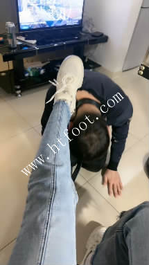 bnjku40wive.jpg