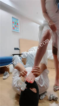 05qaj2slmdv.jpg