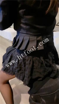 q402ok4ymtv.jpg