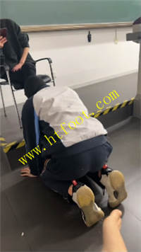 s3gurljyele.jpg