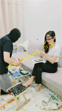 n1d4upcsqf3.jpg