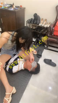 4rxevs4zw30.jpg