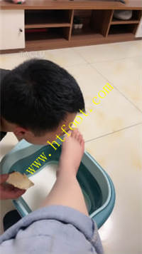 1dnnf4fenyo.jpg