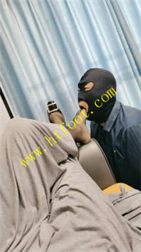 qhmv5lggxiv.jpg