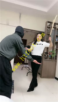 r0tyymijr11.jpg
