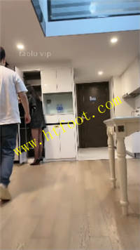 32rb2uppcyf.jpg