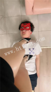 t0xah44jxx1.jpg