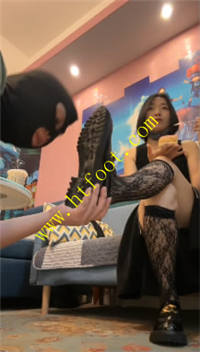 n1n1apf3jni.jpg
